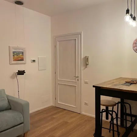 Appartement Monolocale Di Emy Introbio